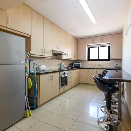 Blue Serenity Complex לרנקה