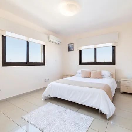 Blue Serenity Complex דירה לרנקה